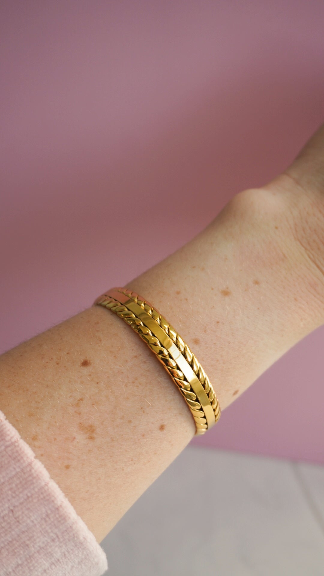 Milán Cuff Bracelet 💧 - Gold