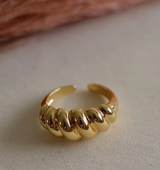 Chunky Croissant Ring